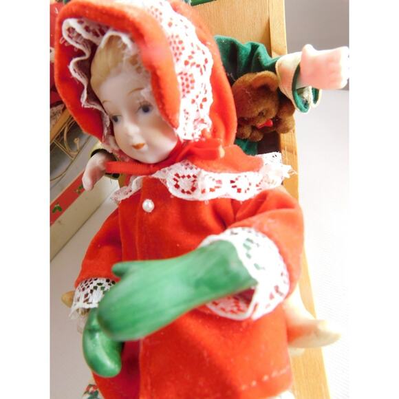 Vintage Christmas Around the World Porcelain Children With Musical Sleigh - Picture 5 of 6